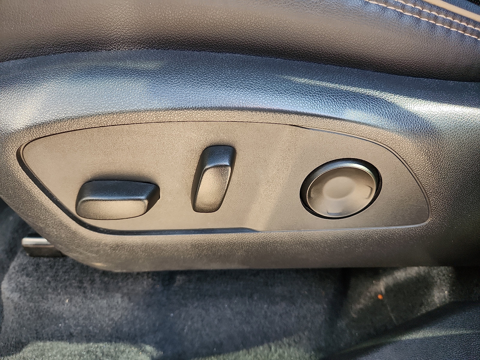 Used 2026 Chevrolet Traverse High Country w/ LPO, Floor Liner Package FWD image 15