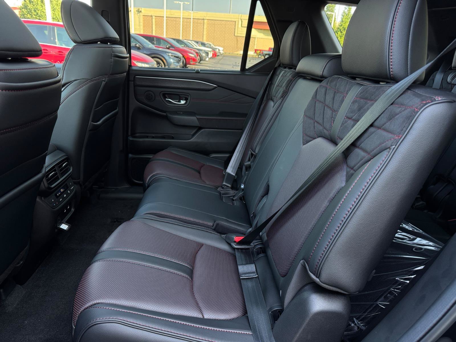New 2026 Honda Pilot Black Edition image 5