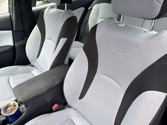 Used 2019 Toyota Prius LE FWD image 7