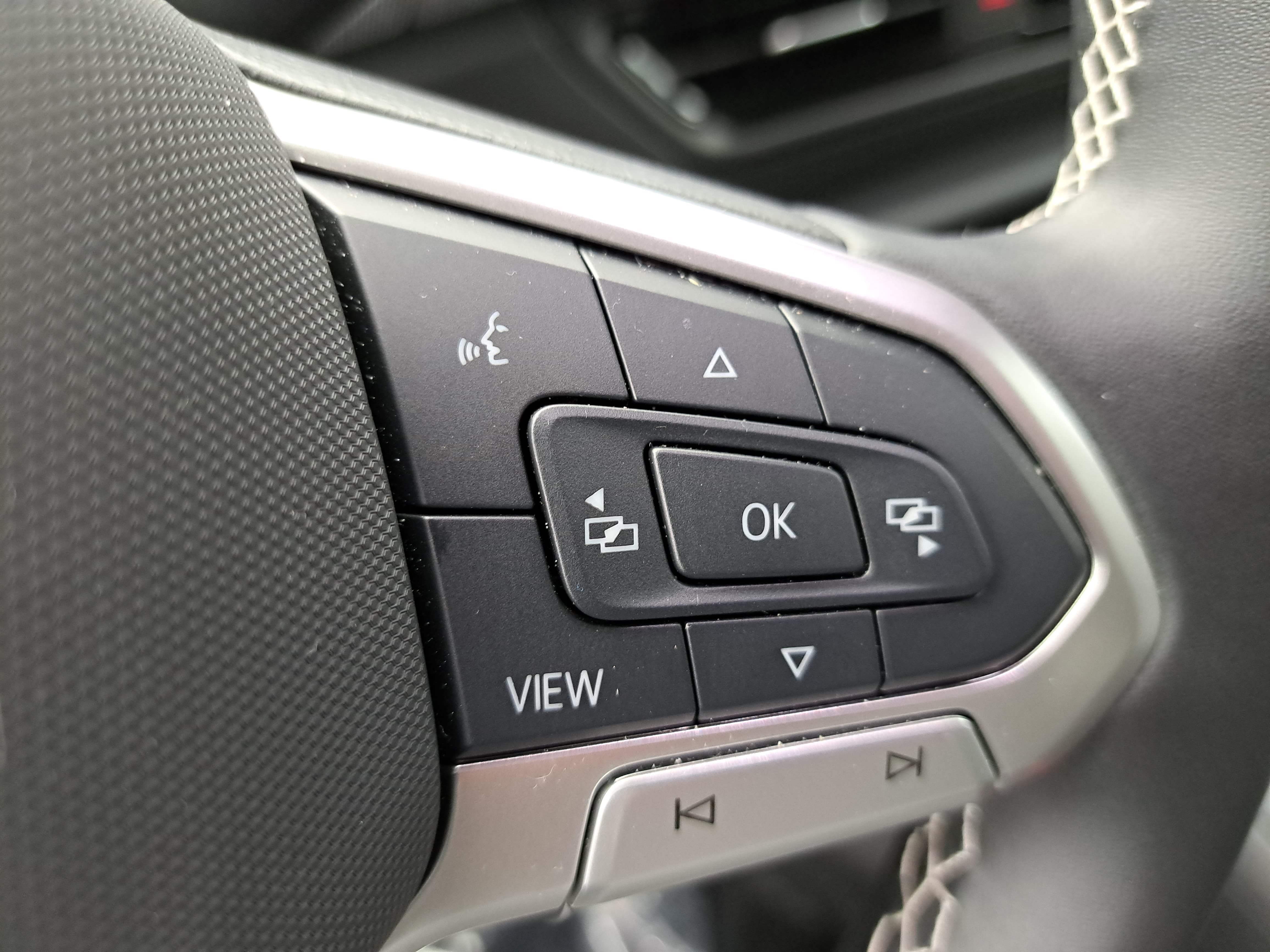 Certified 2025 Volkswagen Tiguan S FWD image 18