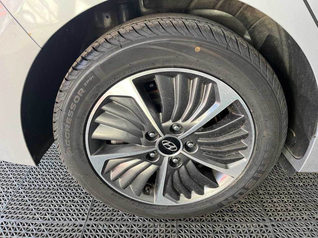 Used 2021 Hyundai Ioniq Limited FWD image 27