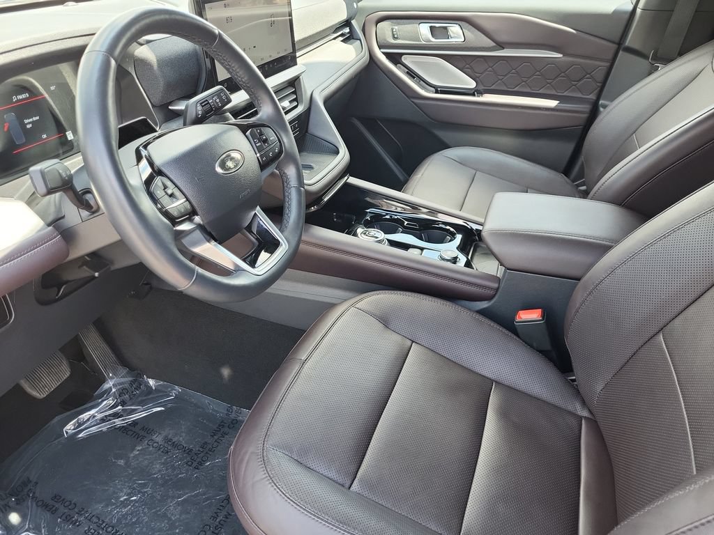 Used 2025 Ford Explorer Platinum w/ LUX Leather Package AWD/4WD image 12