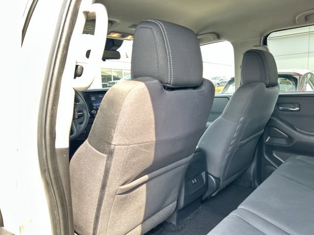 Used 2022 Nissan Frontier SV image 18
