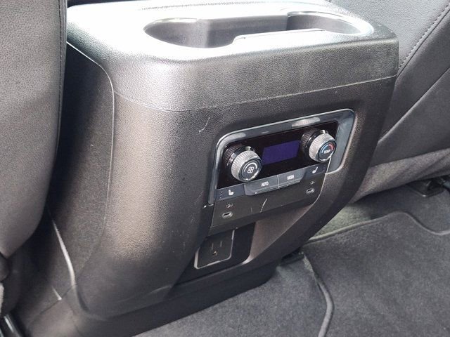 Used 2025 Chevrolet Suburban Premier image 32