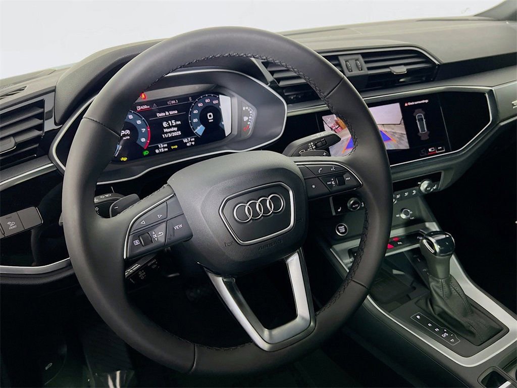 New 2025 Audi Q3 2.0T Premium image 12