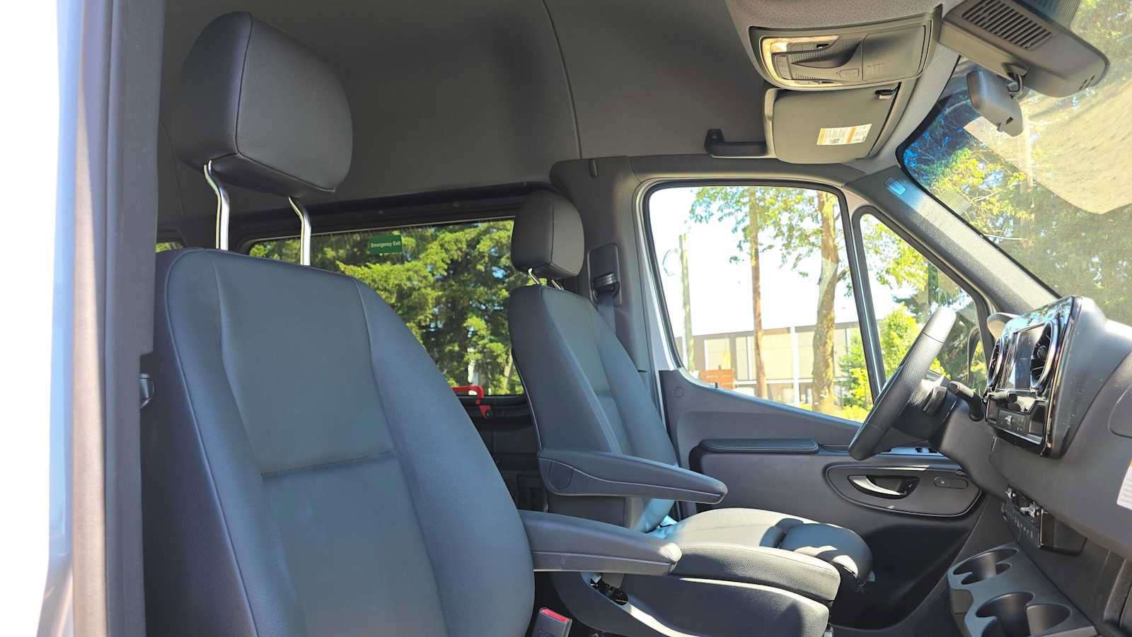 Used 2025 Mercedes-Benz Sprinter 2500 image 13