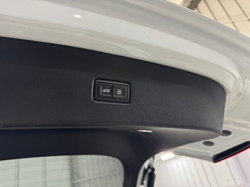 Used 2023 Audi SQ5 Premium Plus w/ Premium Plus Package image 51