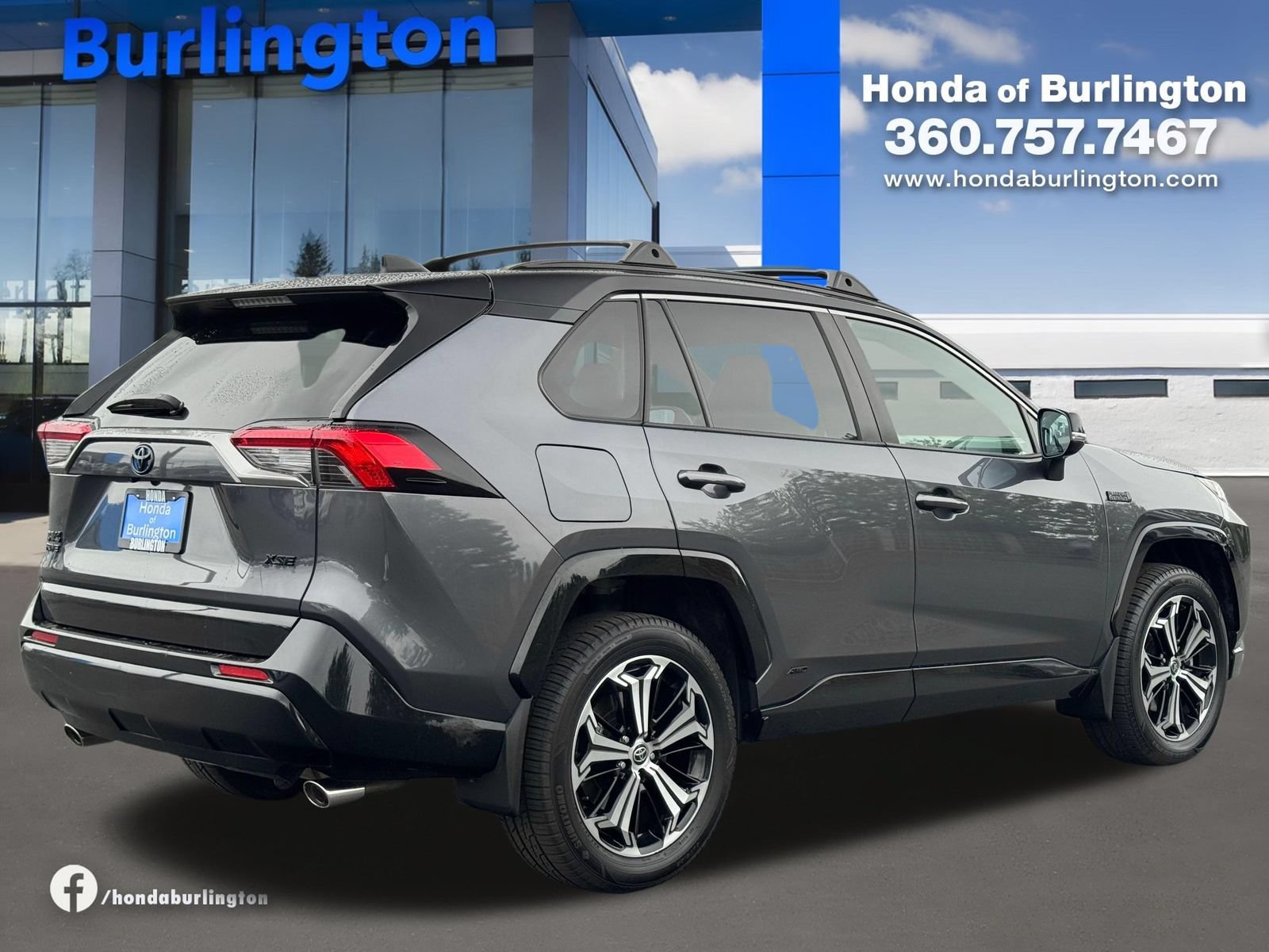 Used 2023 Toyota RAV4 XSE w/ Weather Package AWD/4WD image 6