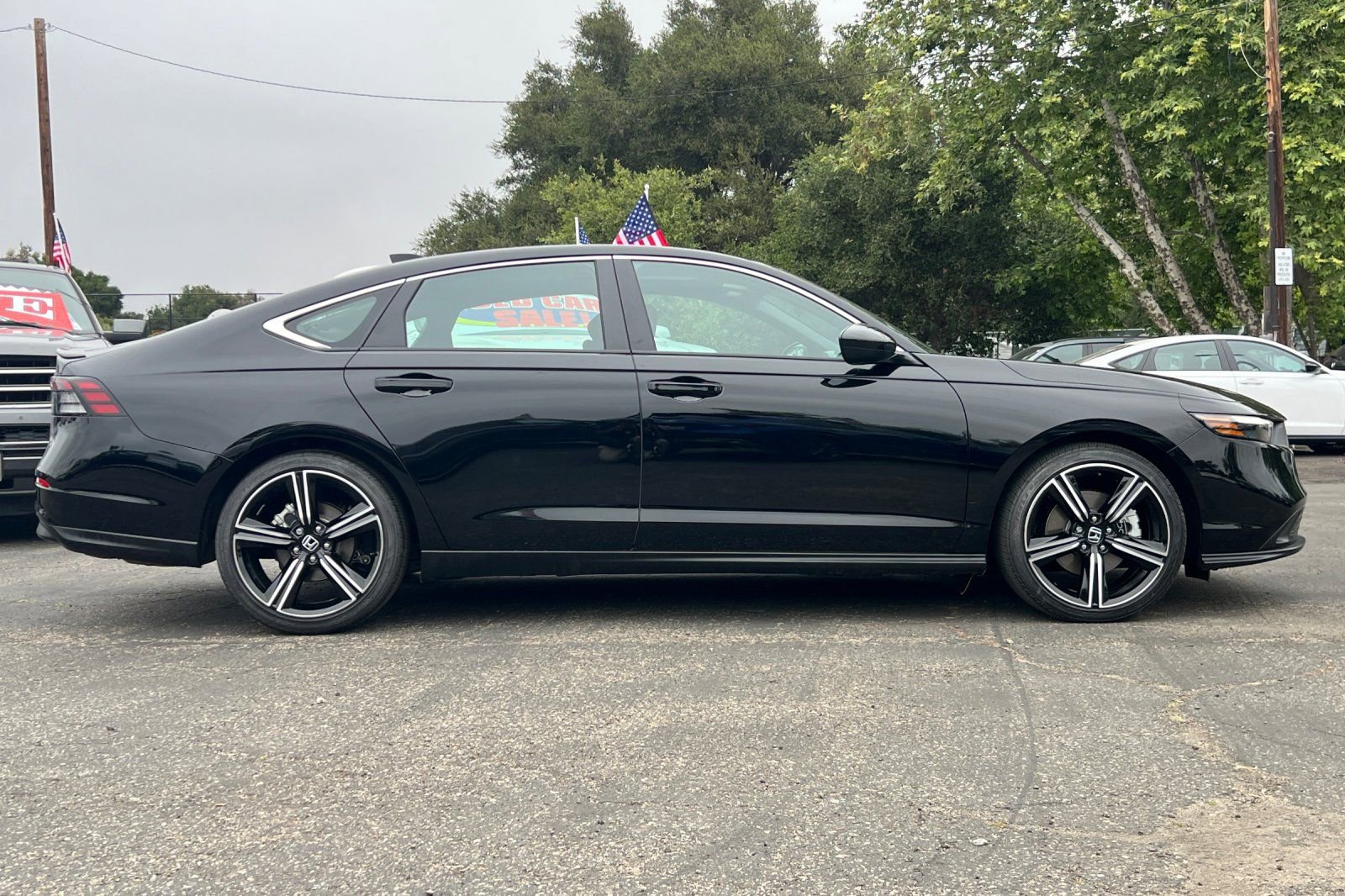 Used 2025 Honda Accord Sport image 3