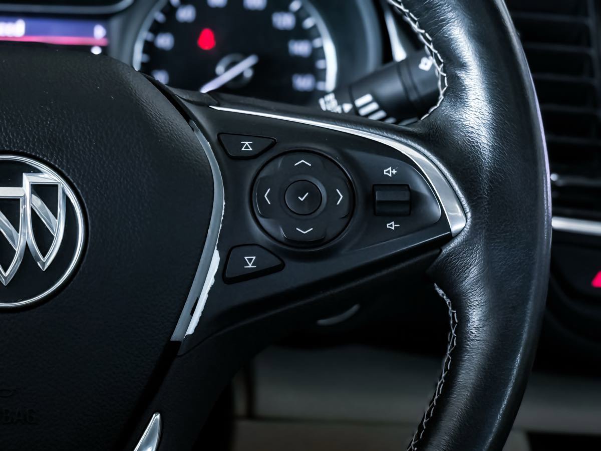 Used 2019 Buick Regal Essence w/ Driver Confidence Package I image 38