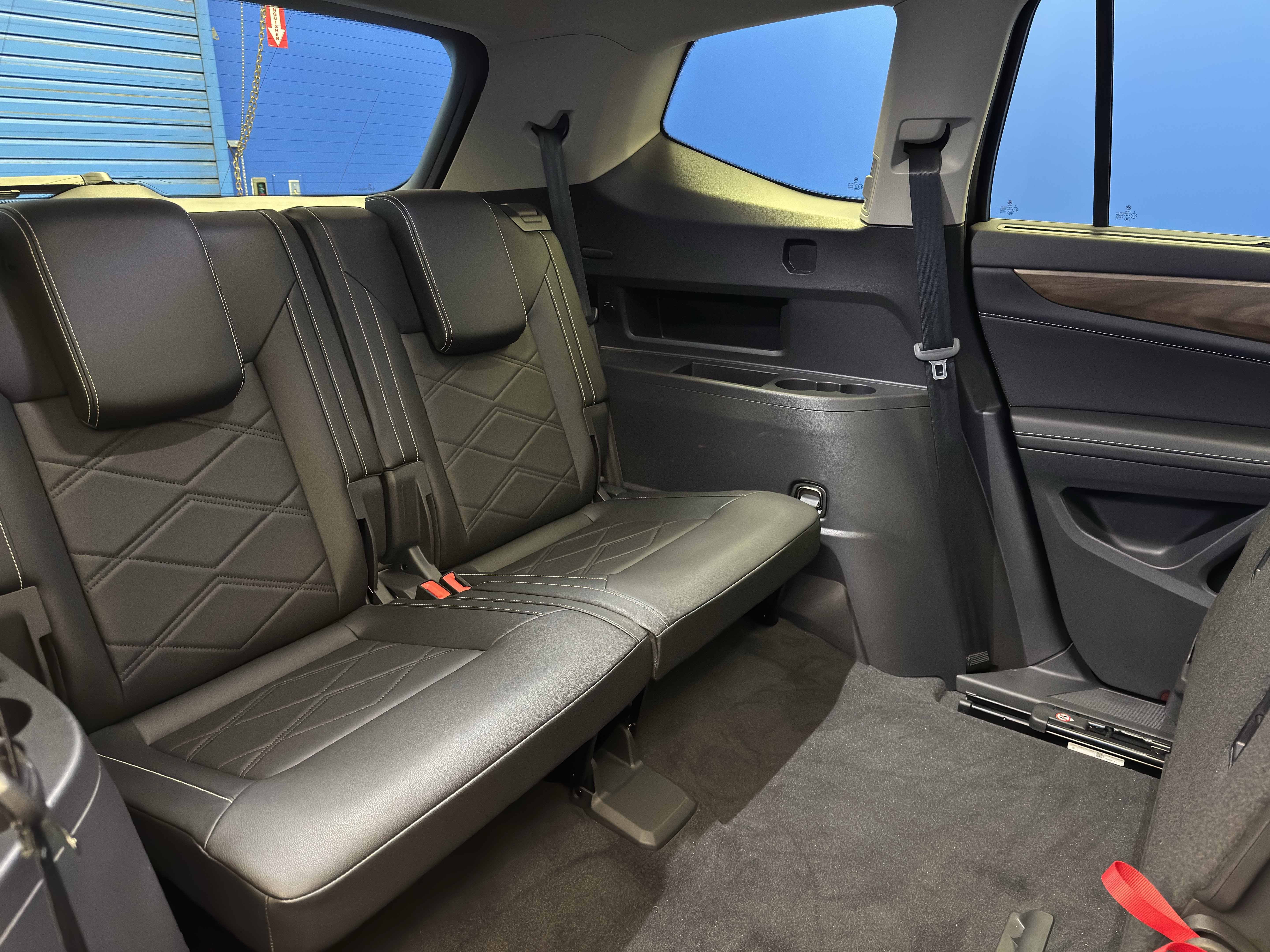 Certified 2025 Volkswagen Atlas SE w/ Black Wheel Package image 26