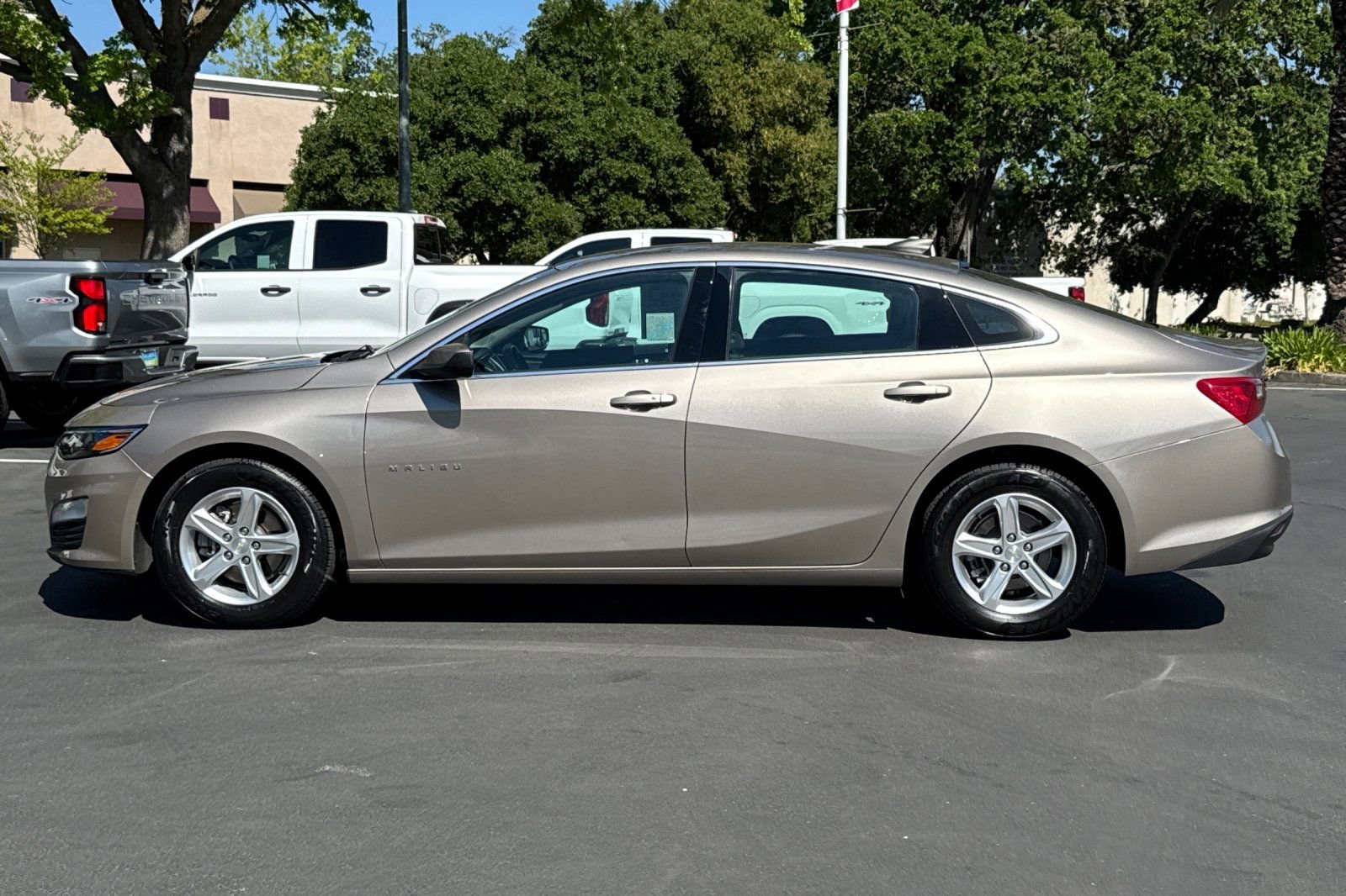 Used 2022 Chevrolet Malibu LS w/ Driver Confidence Package II image 6