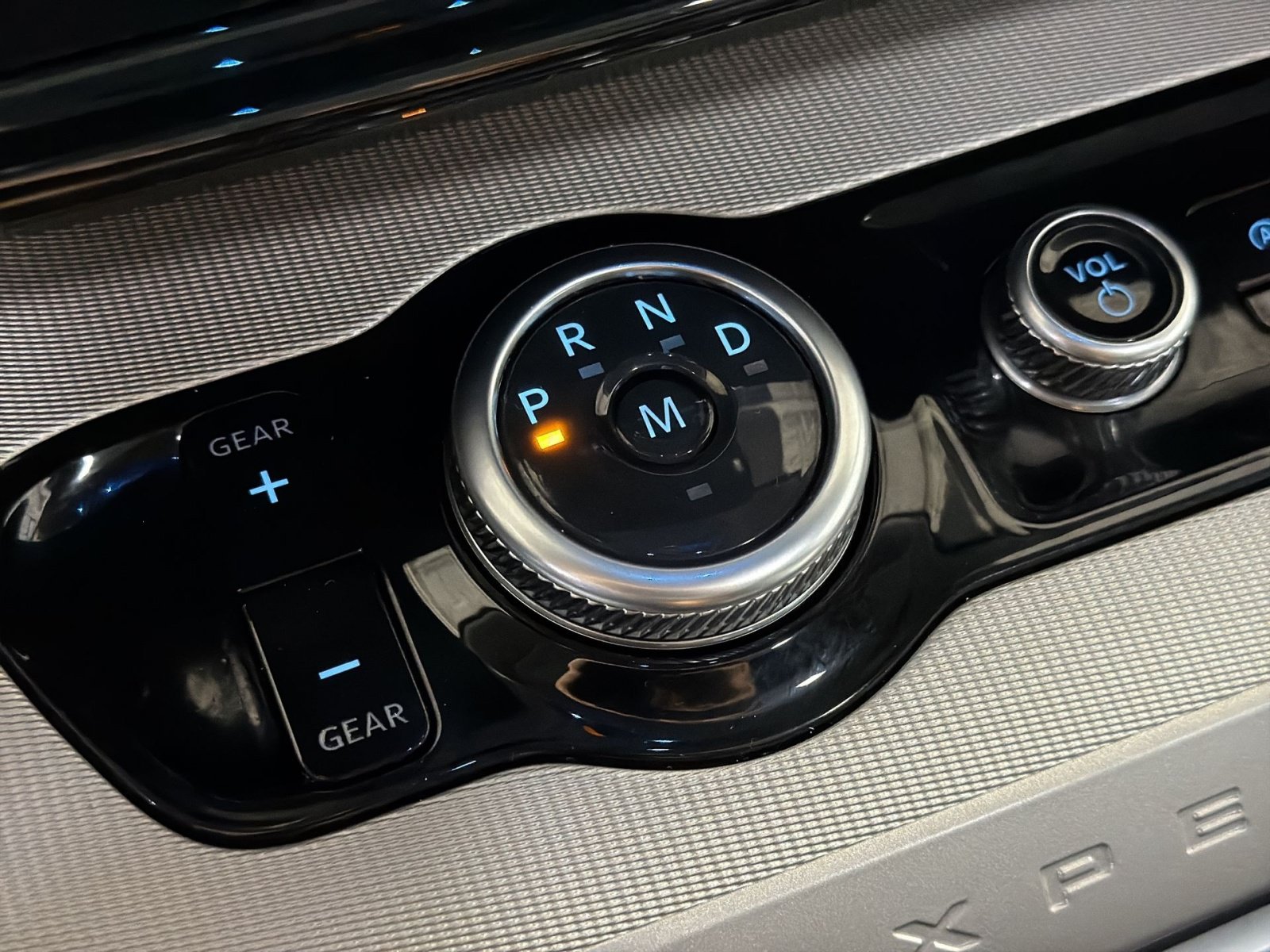 Certified 2025 Ford Expedition Active AWD/4WD image 21