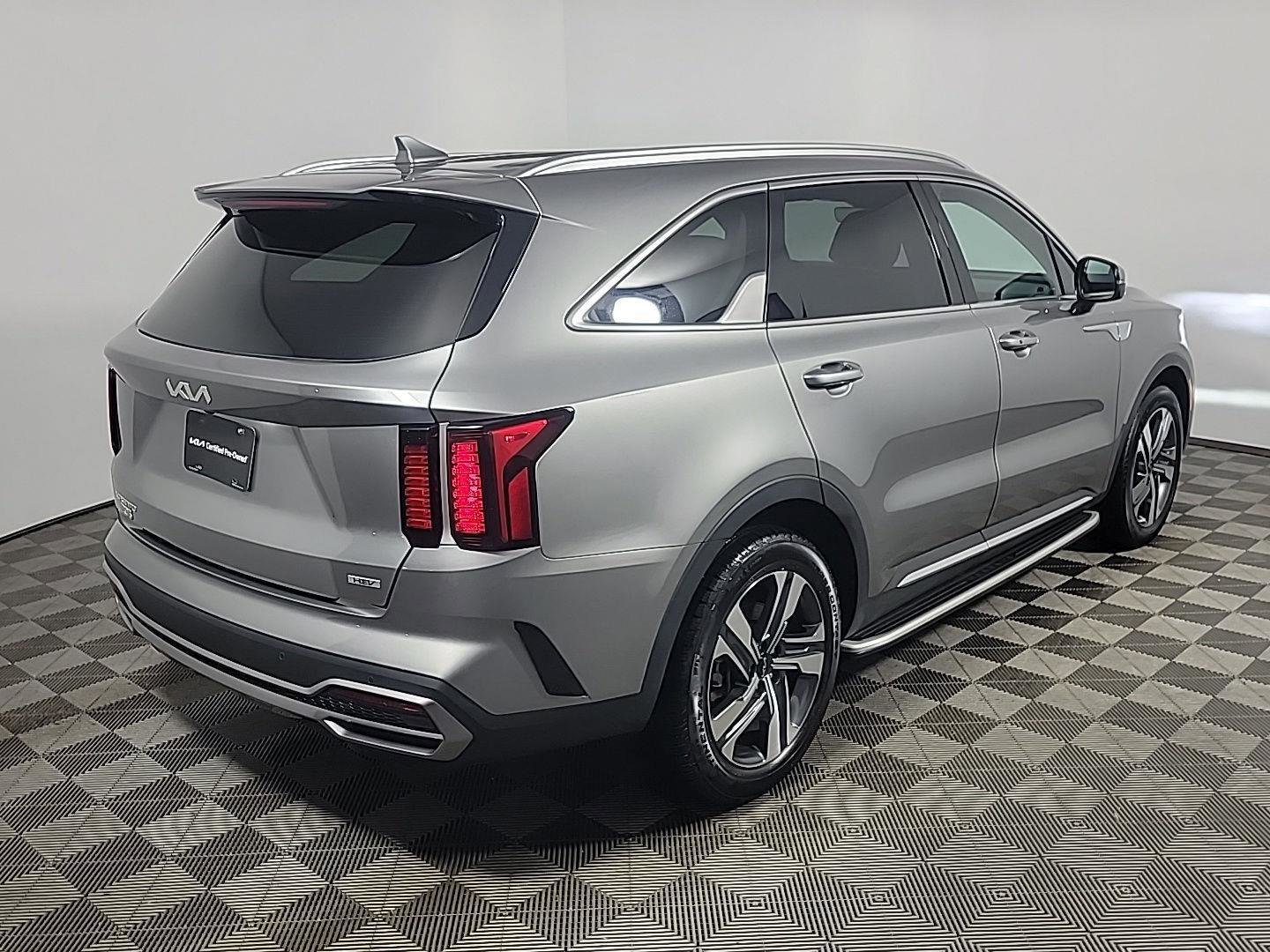Used 2023 Kia Sorento EX AWD/4WD image 4