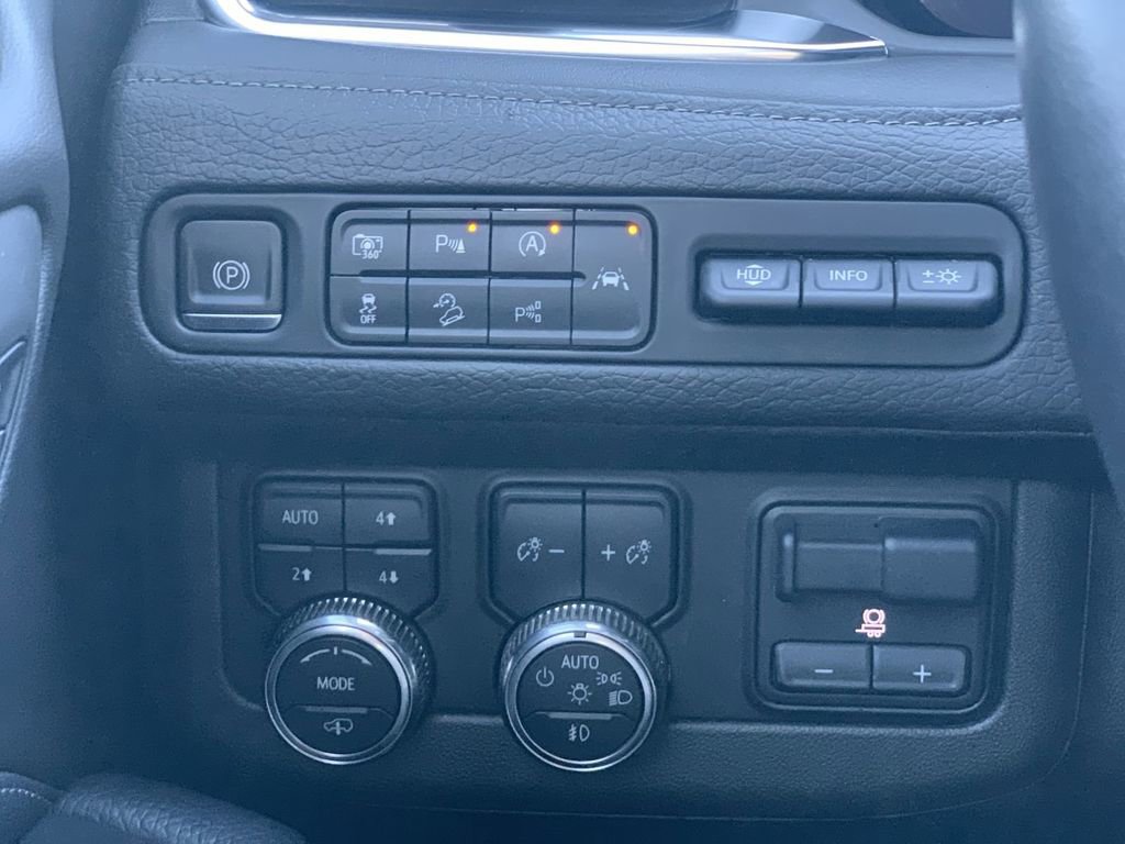 Certified 2023 GMC Yukon Denali w/ Advanced Technology Package image 16