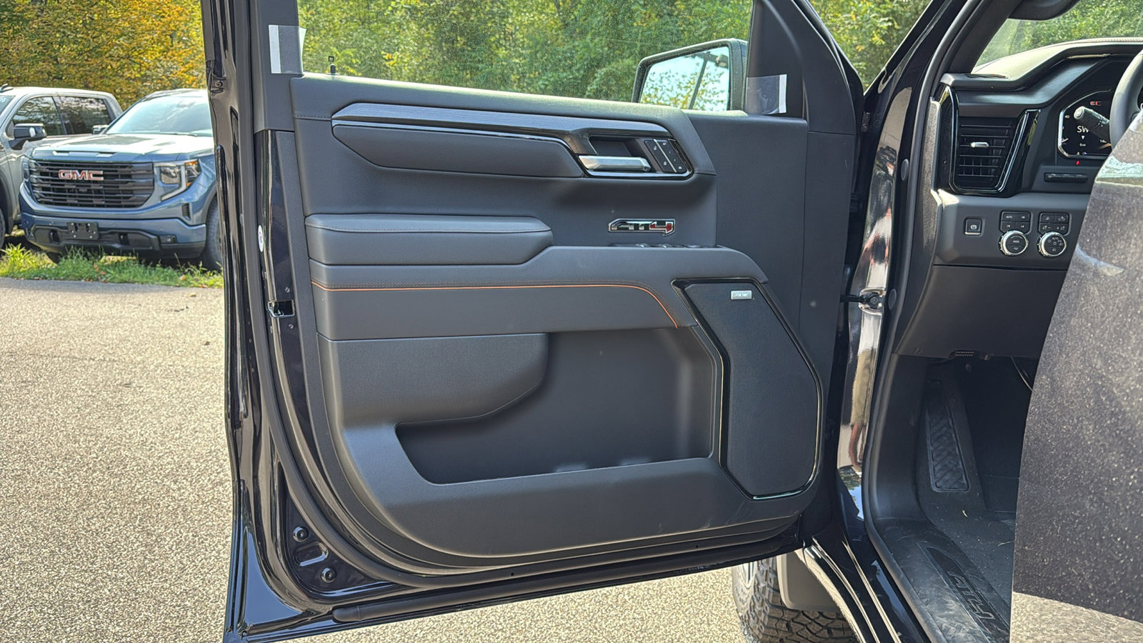 New 2026 GMC Sierra 1500 AT4 w/ AT4 Premium Package image 7