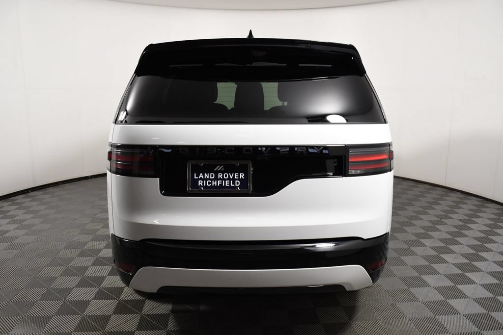 Used 2025 Land Rover Discovery Dynamic SE AWD/4WD image 5