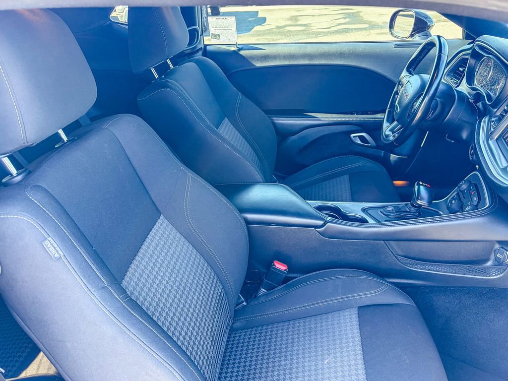 Used 2021 Dodge Challenger SXT image 26