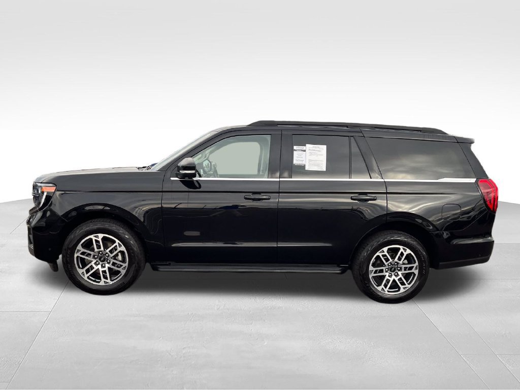 Used 2025 Ford Expedition Active AWD/4WD image 2