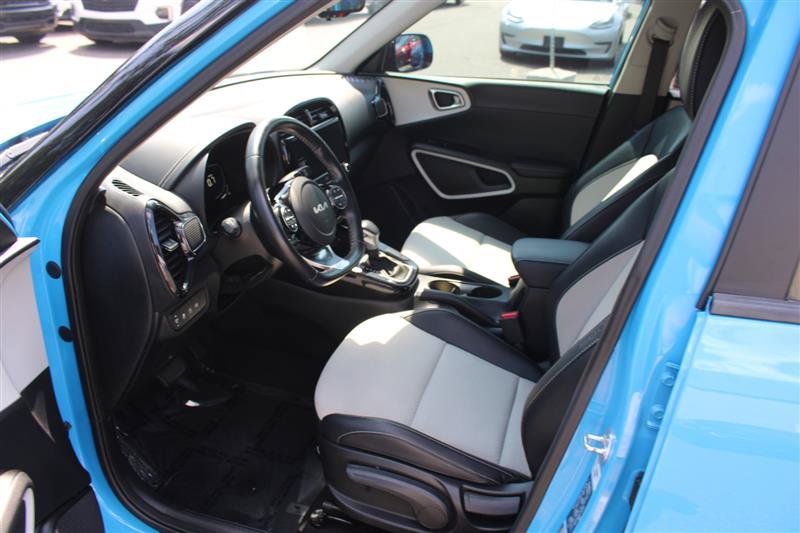 Used 2023 Kia Soul GT-Line FWD image 10