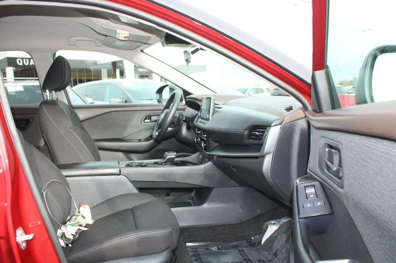 Used 2023 Nissan Rogue S image 12