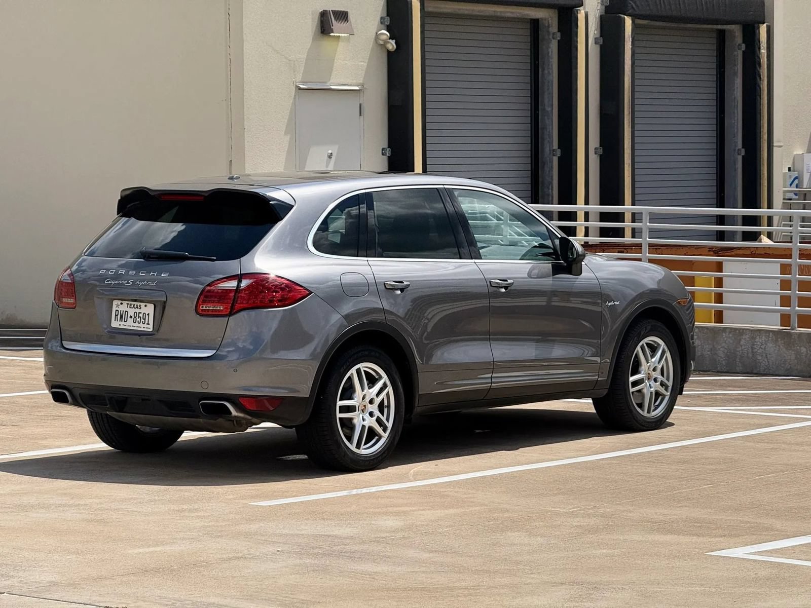 Used 2013 Porsche Cayenne S AWD/4WD image 7
