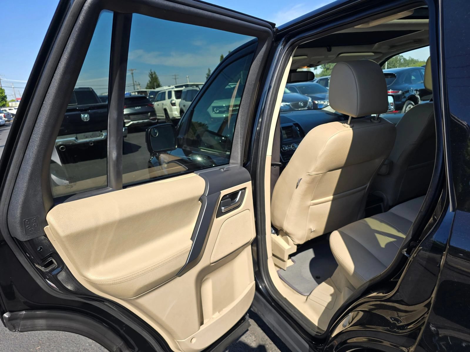 Used 2014 Land Rover LR2 HSE AWD/4WD image 15