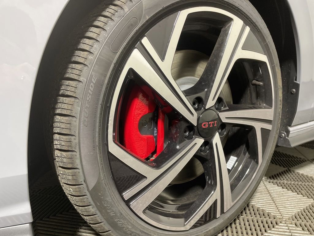 New 2026 Volkswagen GTI SE FWD image 27