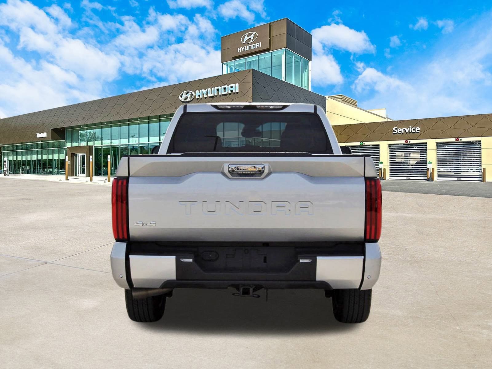 Used 2022 Toyota Tundra Limited w/ Power Package image 7