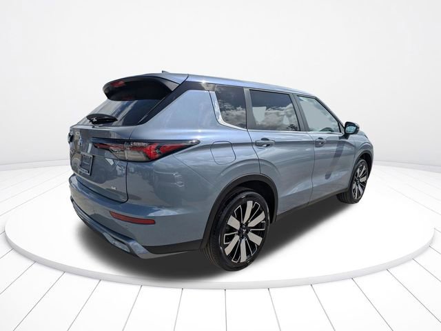 New 2026 Mitsubishi Outlander SE image 4