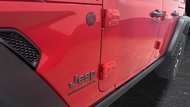 New 2026 Jeep Wrangler Unlimited Rubicon w/ Steel Bumper Group image 33