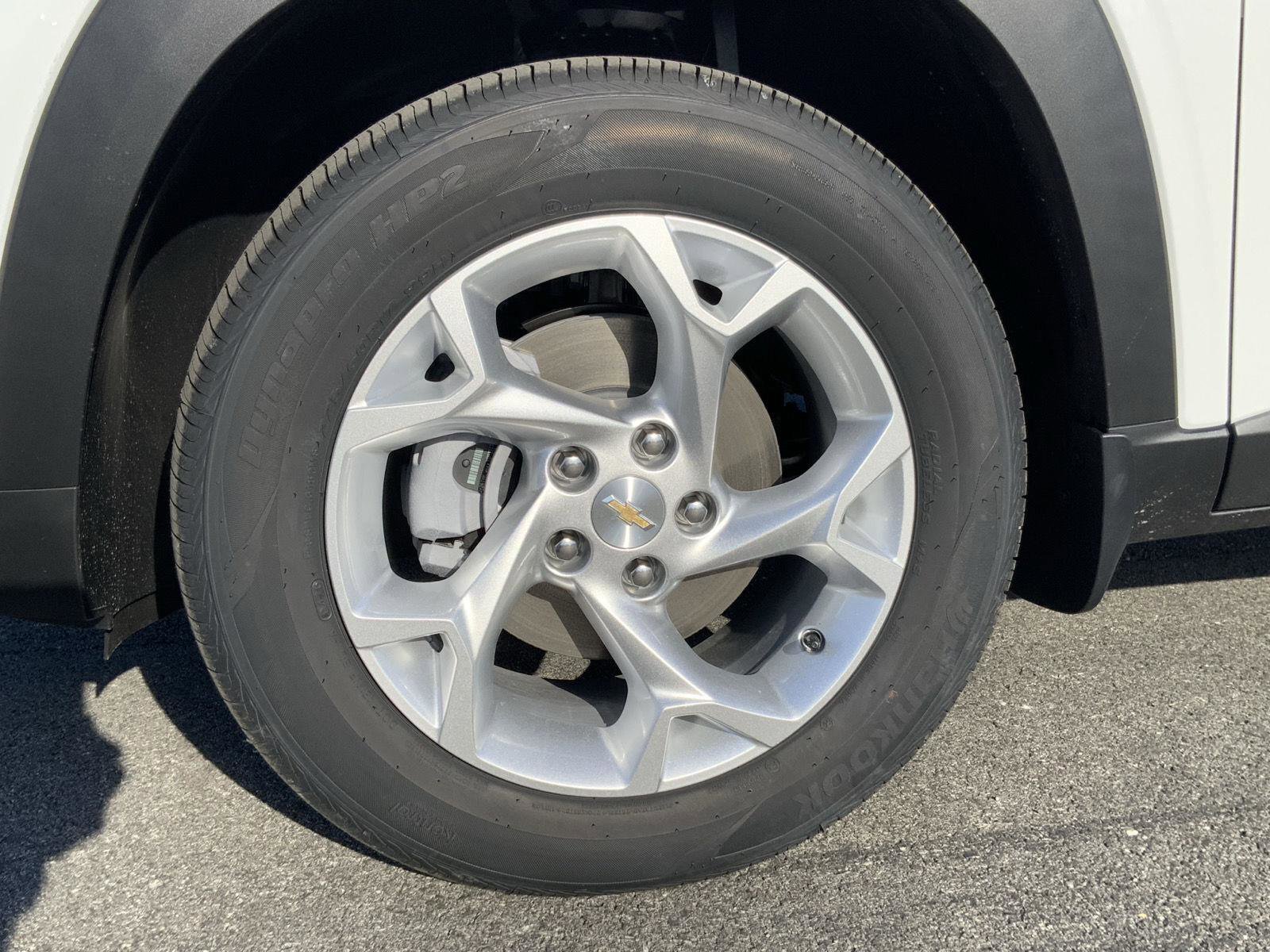New 2026 Chevrolet Trax LS w/ LS Convenience Package FWD image 18