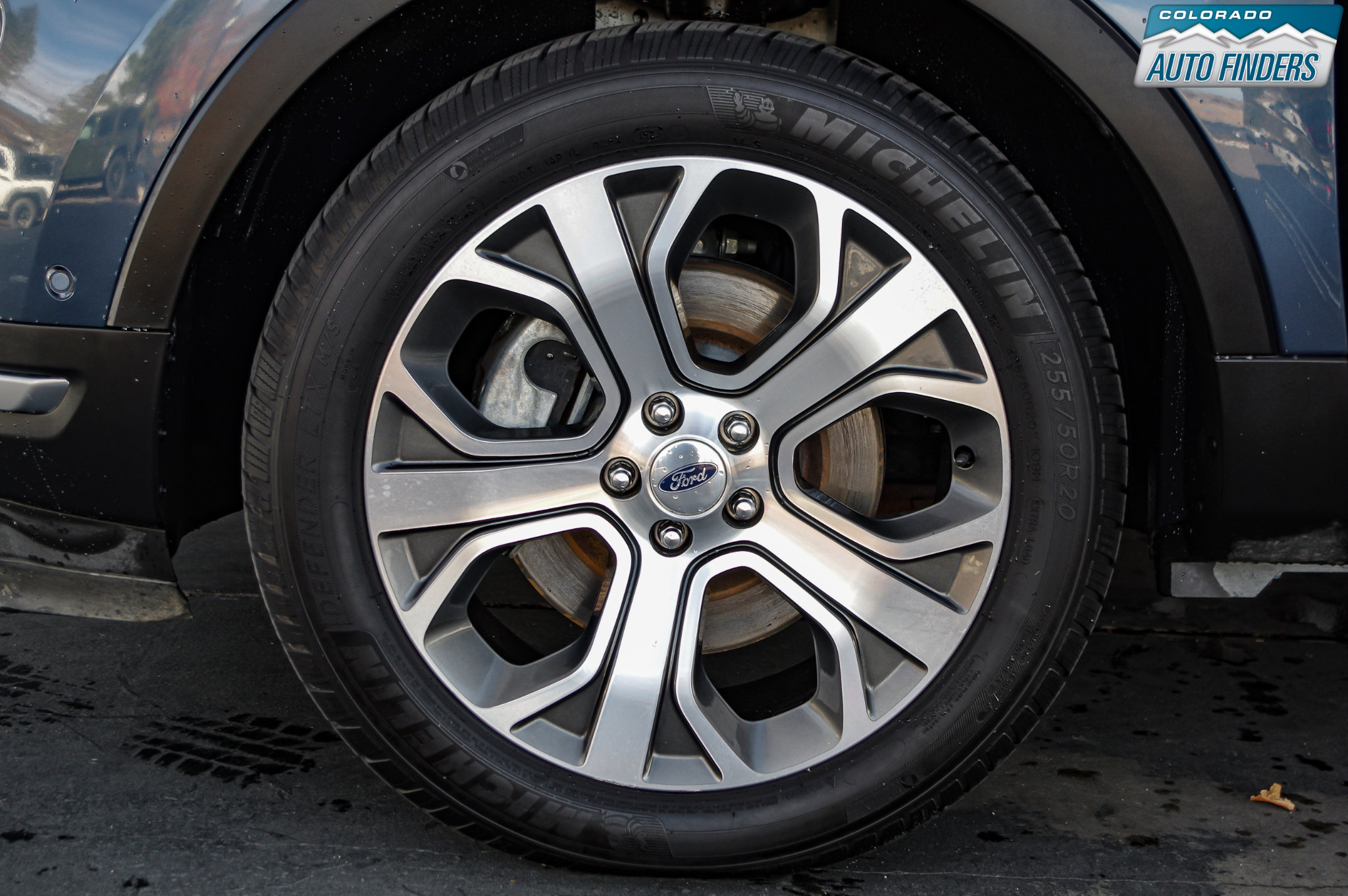 Used 2019 Ford Explorer Platinum image 28