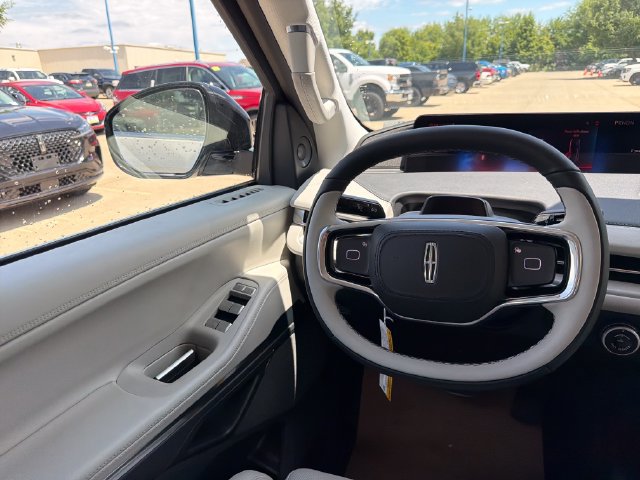 New 2026 Lincoln Navigator L Reserve AWD/4WD image 19