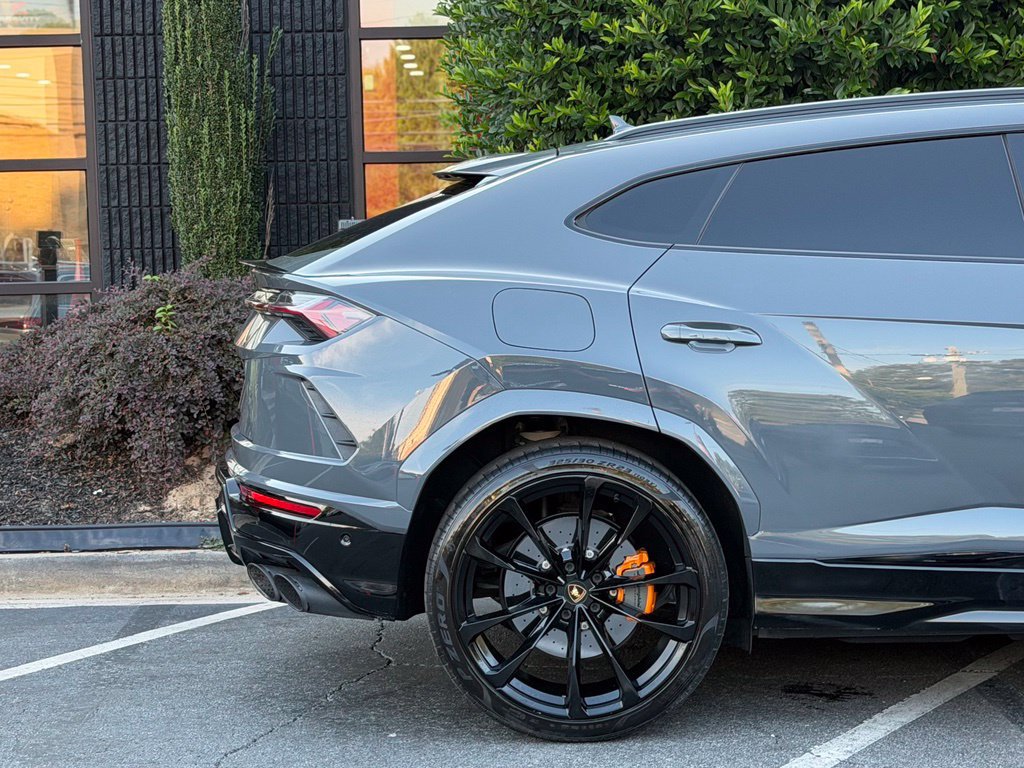 Used 2022 Lamborghini Urus AWD/4WD image 22