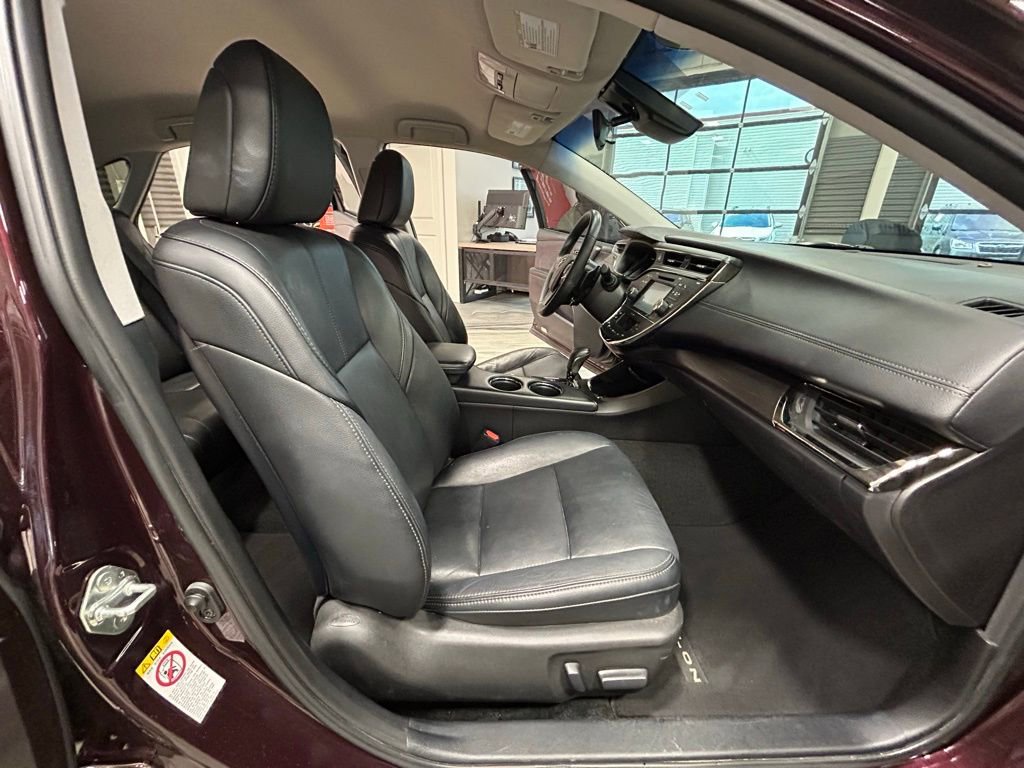 Used 2018 Toyota Avalon XLE image 40