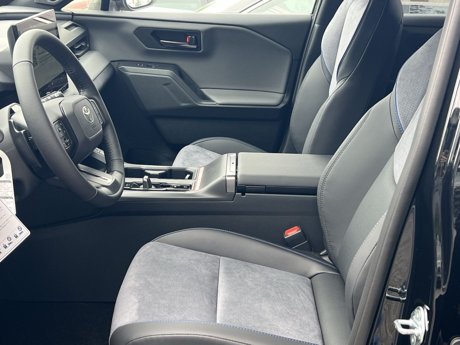 New 2026 Toyota RAV4 XSE AWD/4WD image 7