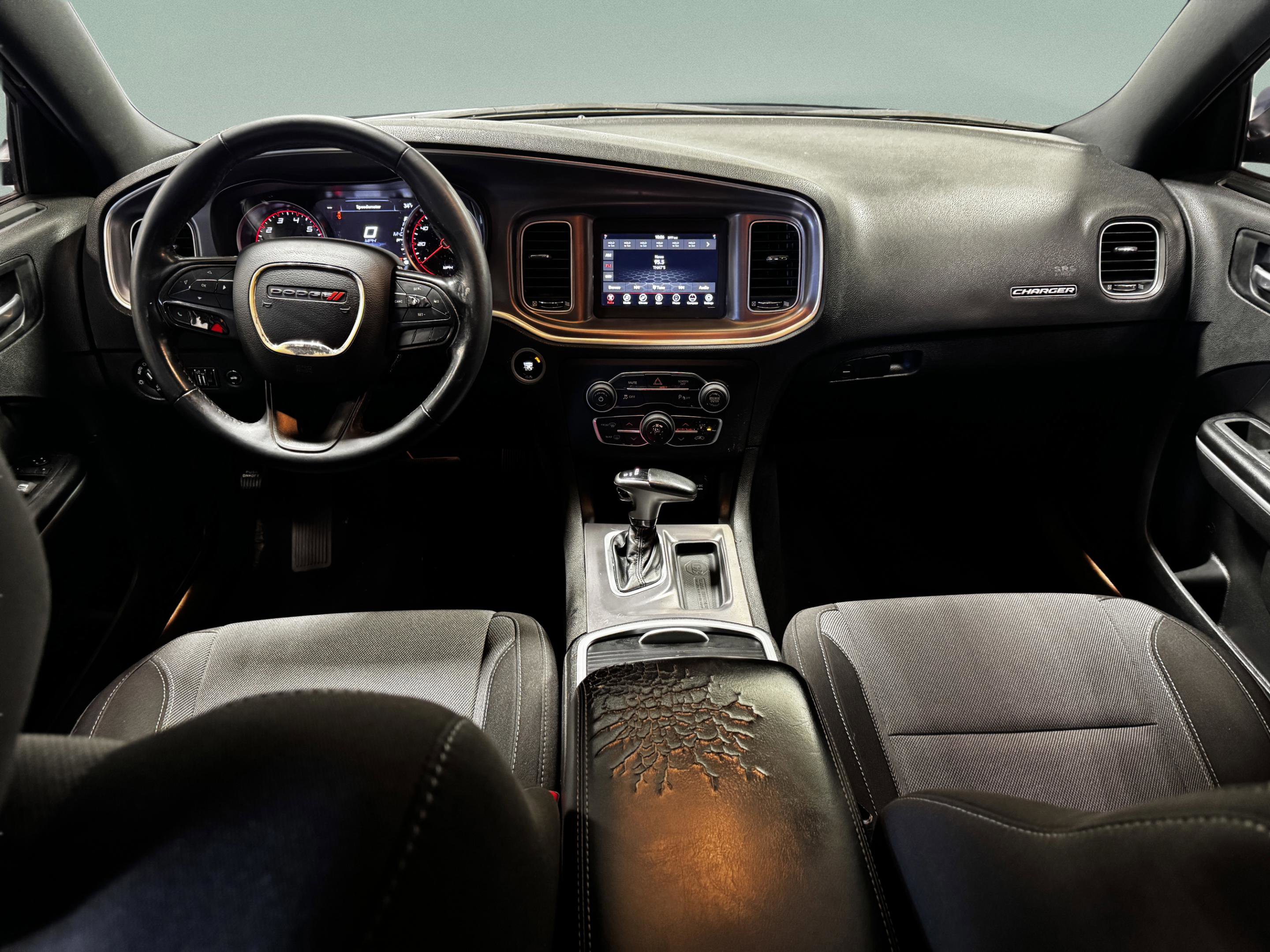 Used 2022 Dodge Charger SXT w/ Driver Convenience Group image 19