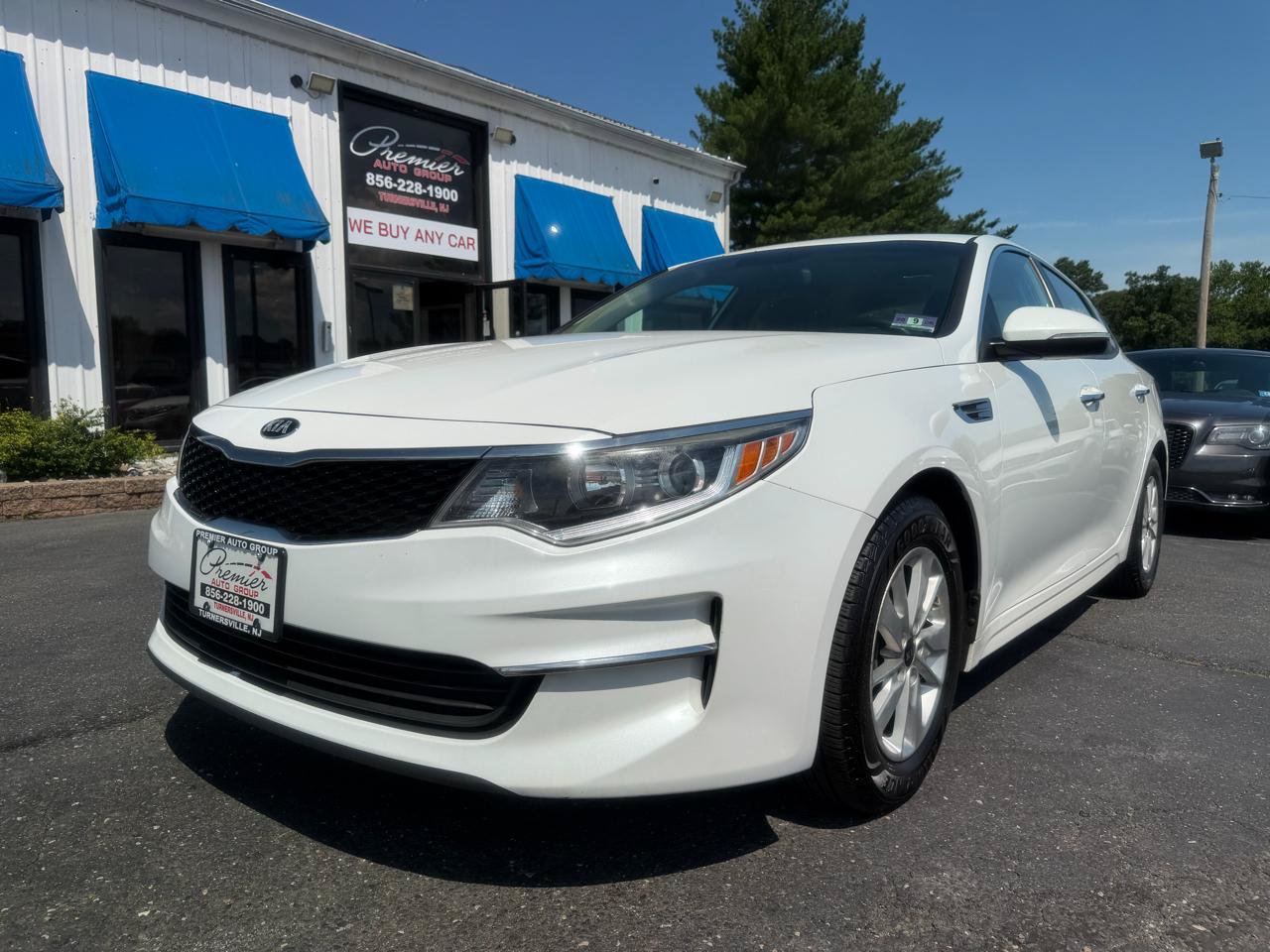 Used 2017 Kia Optima LX FWD image 1