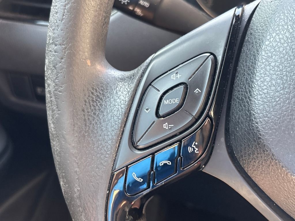 Used 2020 Toyota C-HR LE image 17