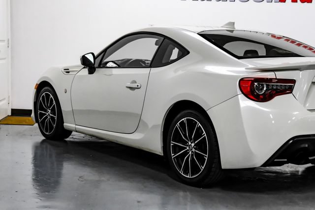 Used 2020 Toyota 86 RWD image 14
