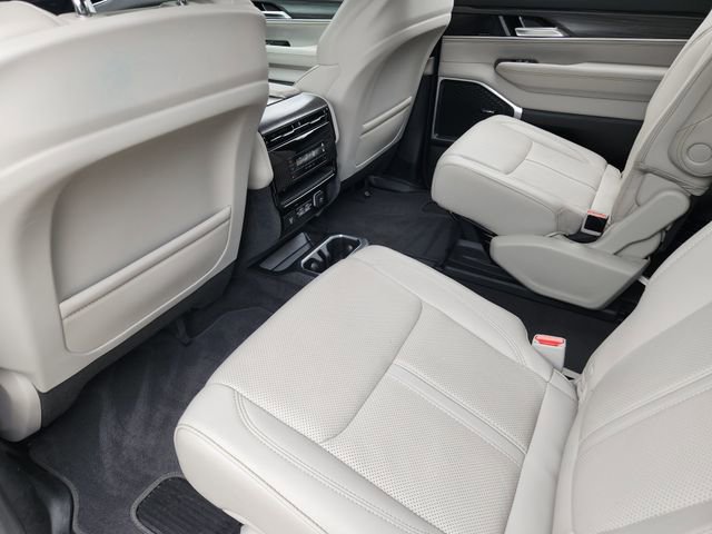 Certified 2024 Jeep Wagoneer Series II image 28