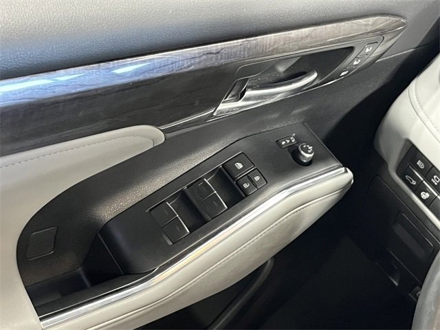 Used 2023 Toyota Highlander Limited image 19