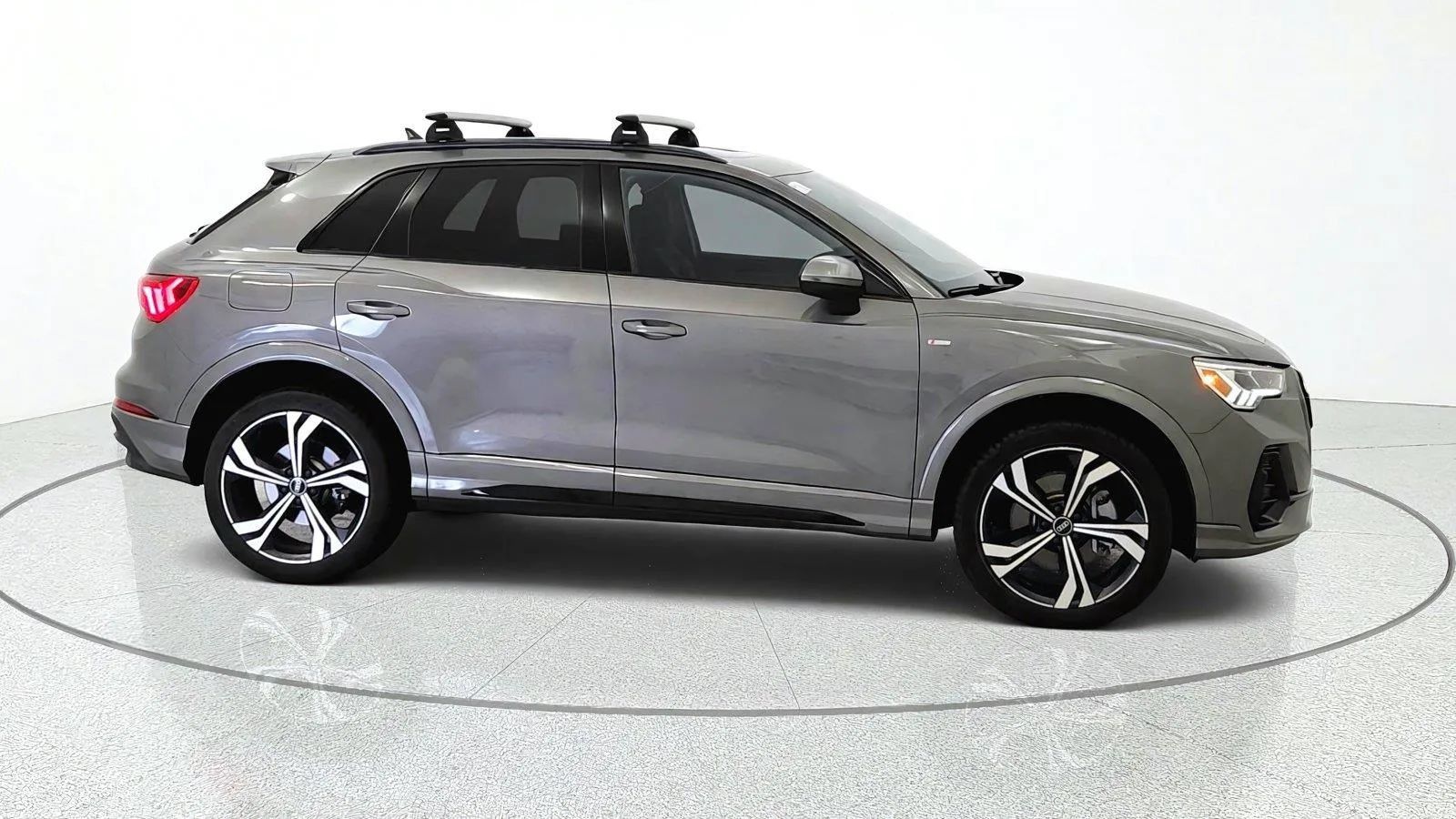 Used 2024 Audi Q3 2.0T Premium Plus w/ Premium Plus Package AWD/4WD image 10
