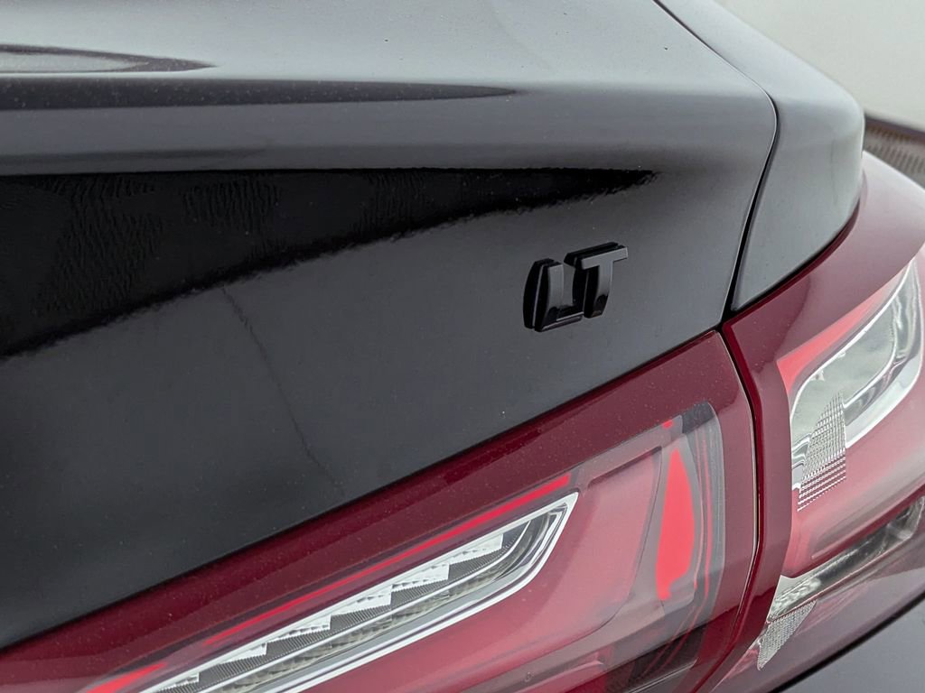 Used 2020 Chevrolet Malibu LT w/ Leather Package FWD image 12