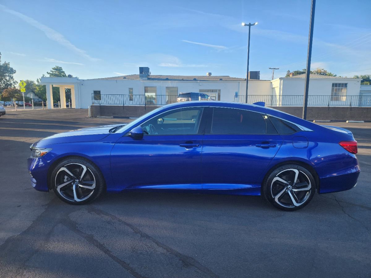 Used 2019 Honda Accord Sport image 2
