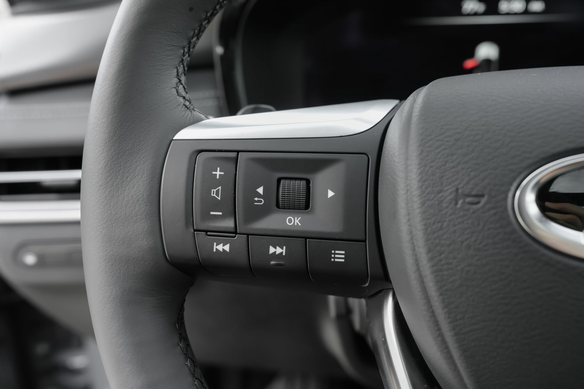 Certified 2026 INFINITI QX60 Luxe w/ Cargo Package image 17