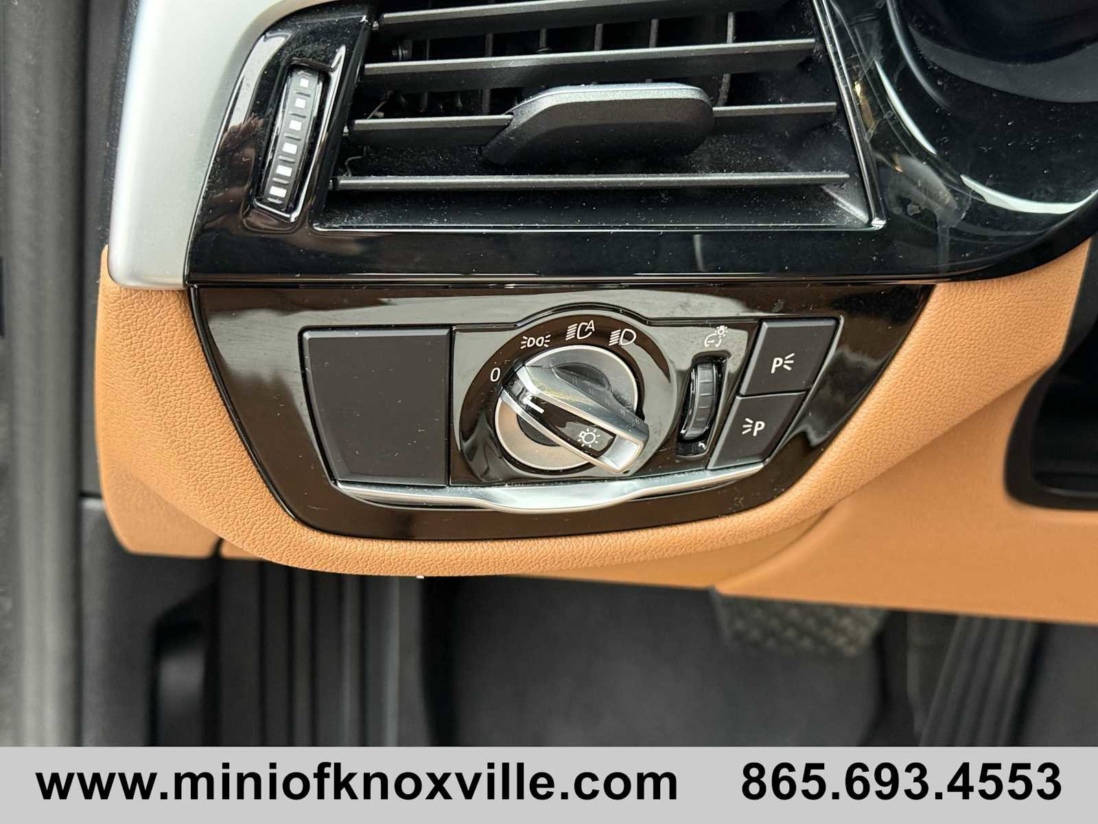 Used 2023 BMW 530i xDrive w/ Convenience Package image 26