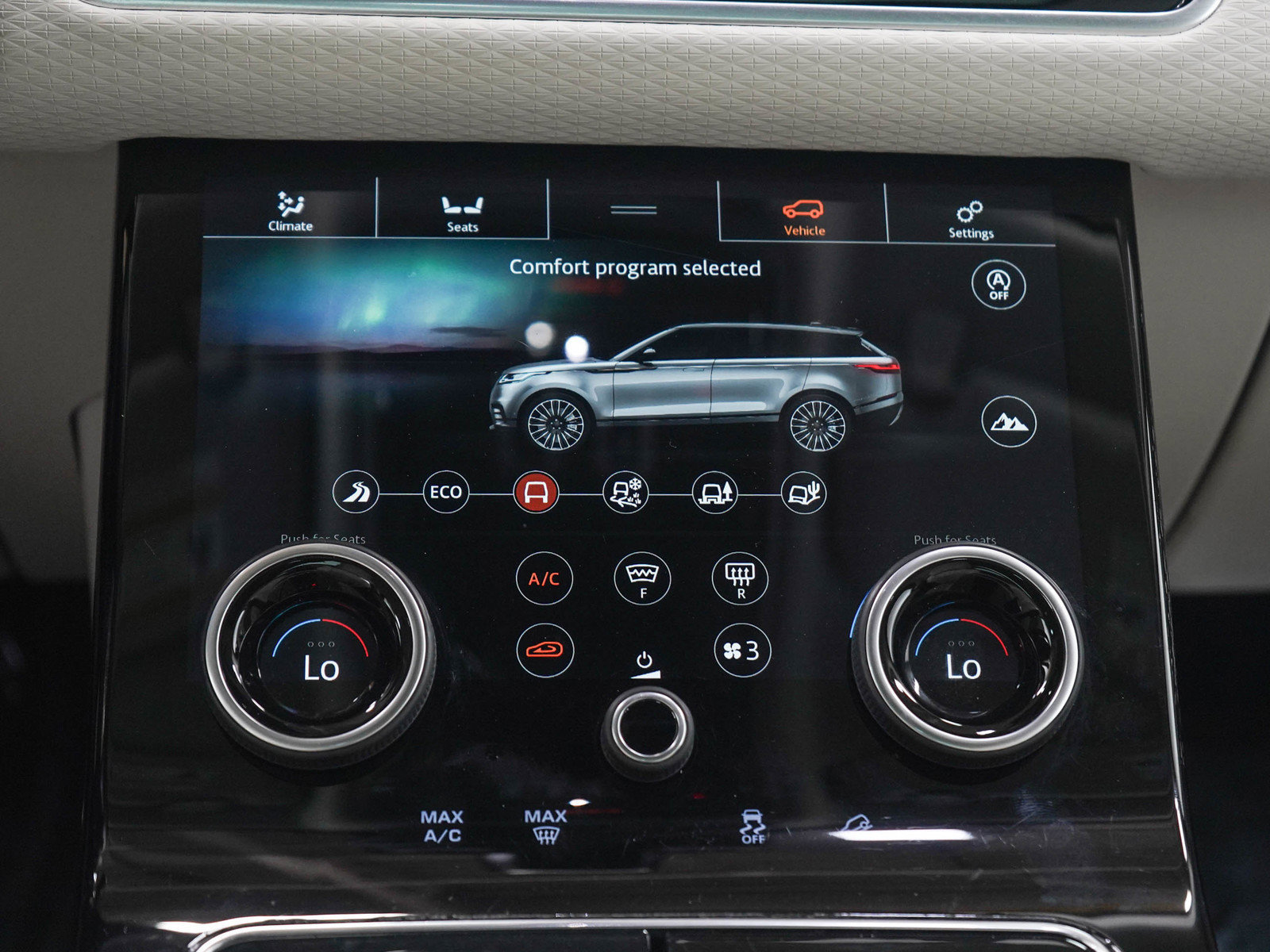 Used 2020 Land Rover Range Rover Velar S AWD/4WD image 19