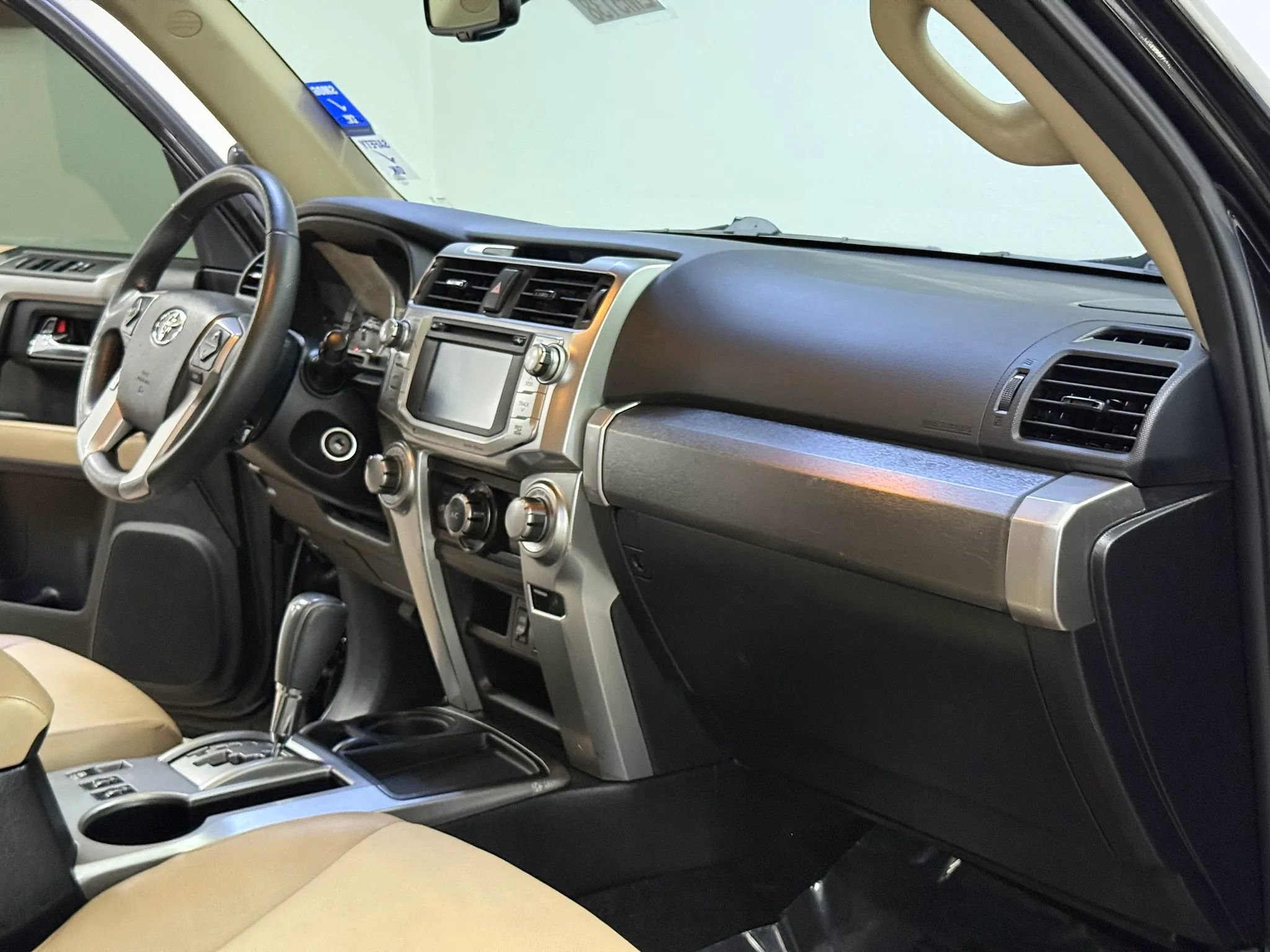 Used 2018 Toyota 4Runner SR5 Premium RWD image 16